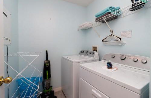 Ultimate Family Escape Near Disney - Sparkling Pool, Hot Tub & Epic Private Movie Room - Foto 41