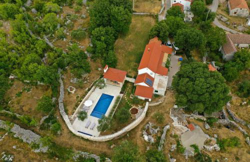 Charming stone house with private pool & jacuzzi - Holiday Home Vera - Photo 44