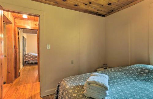 Steps to Lake Tafton Cottage with Fire Pit and Grill - Foto 16