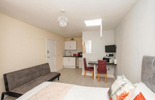 Saffron Studios - Photo 43