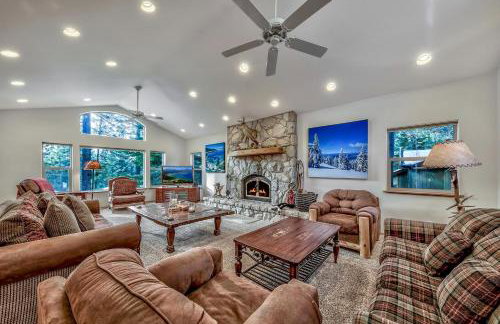 Black Bear Villa - large 4 BR 4 BA hot tub game room - Foto 2