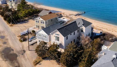 Queen Vic Beach House: 5 Mins to Vineyards & Farmstands - Foto 2