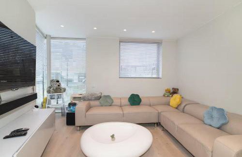 Modern Smart Home with Garden close to Richmond - Pass the Keys - Foto 8