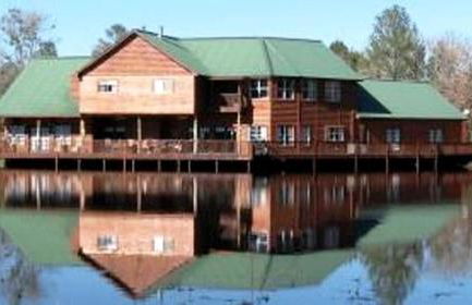 Secluded Lodge with a Private Pond and a Hot Tub near Bastrop, Texas - Foto 7