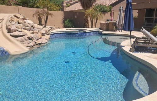 Desert Paradise Pool Spa Pickleball Putt Green - Foto 53