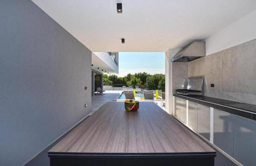 Spacious Villa With Pool and Garden in Stokovci - Foto 50