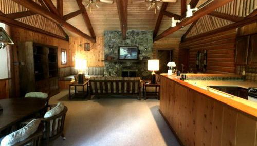 Amazing Lodge Rental Ideal for Events in Encampment, Wyoming - Foto 2