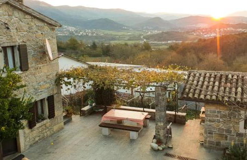 2 Bedroom Awesome Home In Buzet - Foto 10