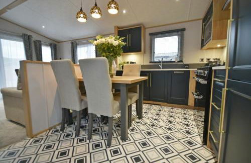 Pendle View Retreat - Holiday Park - Photo 8