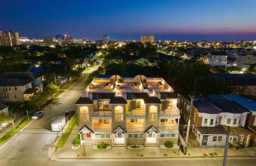 ❤️ The Top End Townhomes with Stunning Views On One-Of-A-Kind Rooftop Deck! WOW! - Foto 1