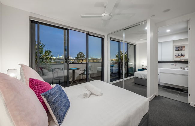 StayCentral - East Brunswick Penthouse with Study - Foto 4