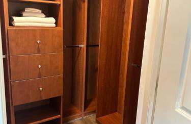 Beautiful Arlington Apartment with Pool & Parking! - Foto 19