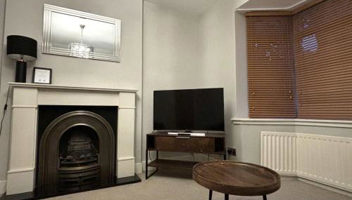 Large Home near Edgbaston Stadium, UOB & QE hospital sleeps 6 - Foto 5