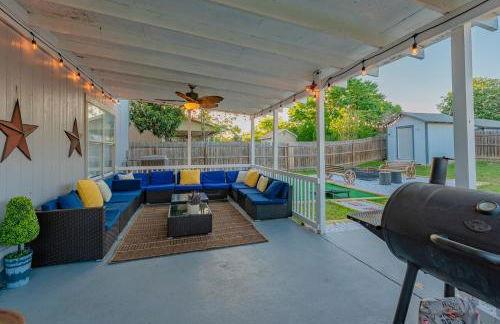 Luxury 5BR House with Pool by SeaWorld & Lackland - Foto 51