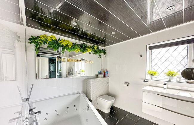 Beautiful Detached Villa - Jacuzzi Bath - Parking - Foto 35