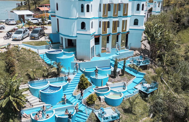 Hotel y Termales Castillo del Lago - Foto 1