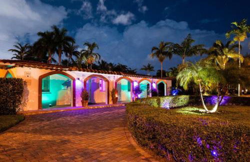 ~Villa Victoria Luxury! (Pool)~1 mile from beach - Foto 62