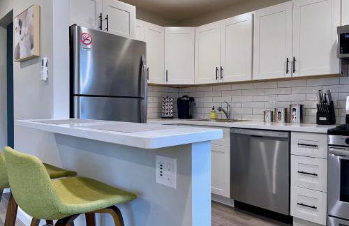 Downtown-King Bed-Top Floor-Parking-Wi-Fi - Foto 18