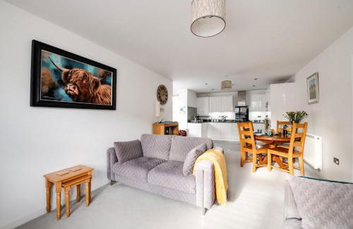 Spire View - New Forest Holiday Home - Photo 1