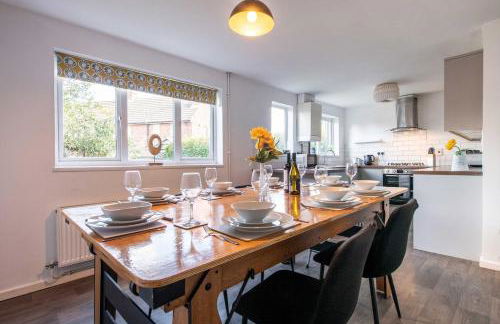 4 Bed Family & Contractor House with Games Room! - Foto 12