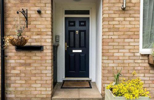 Where Style & Convenience Combine- Photo ID Required - Foto 10