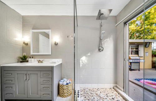 Heated Pool Spa BBQ Pool Table WiFi Near Beach-Downtown Fun - Foto 20