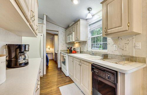 Steps to Lake Kerr Home with Pool and Hot Tub Access! - Foto 8