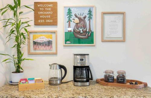 Spacious Retreat with guest house, game room, parking in N Tacoma - Foto 25