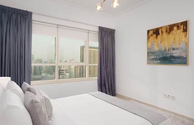 Maison Privee - Dreamy Apt with Jaw-Dropping Marina Views - Photo 7