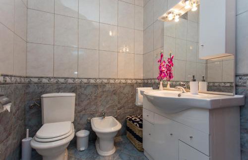 Villa Almas with swimming pool, tennis court, sauna, gym, grill house - Foto 44