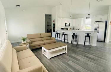 Brand New Lake View House - Self Check-In - Photo 3