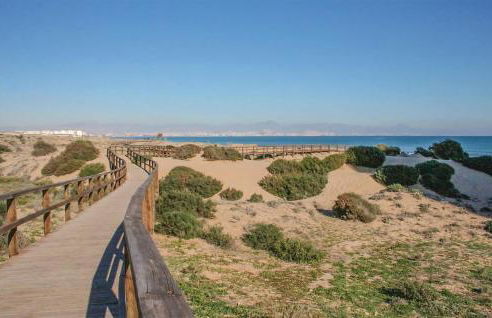 3 Bedroom Nice Home In Santa Pola - Photo 25