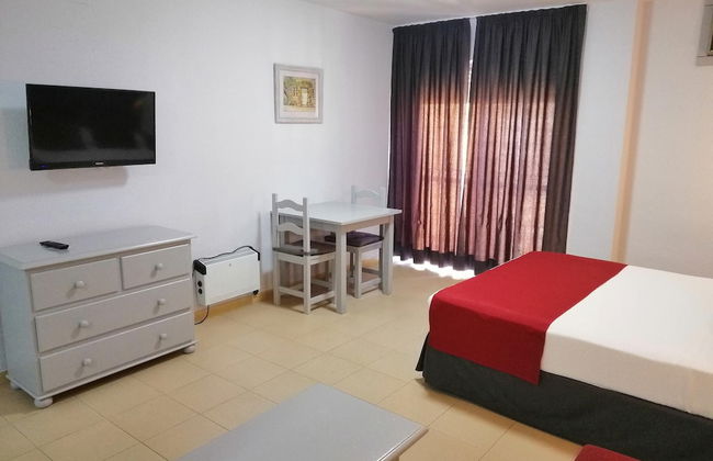 Apartamentos Puerta del Sur - Photo 6