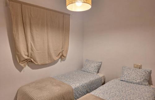 Piso con patio privado y parking Nervión Sevilla - Foto 46