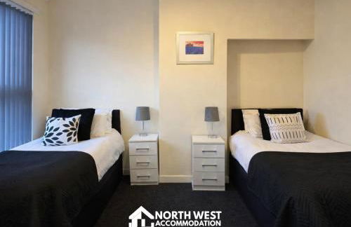 Contractor & Family Friendly 2-Bedroom House in St Helens Newly Refurbished - Foto 7