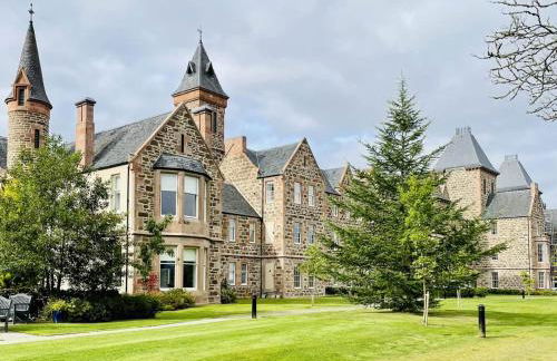 No 49 a spacious executive apartment in Inverness - Photo 1