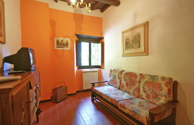 Farmhouse in Dicomano With Tuscan Views - Photo 4