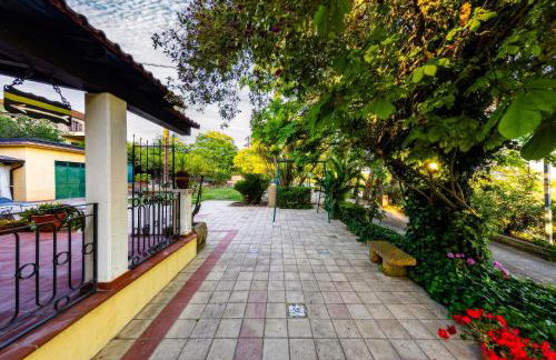 Sicily Authentic Cottage, Outdoor Hot Tub & Century-Old Olive Park, Donna Caterina House - Foto 53