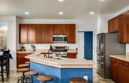 5 bed 4 bath and Pet friendly - Photo 16