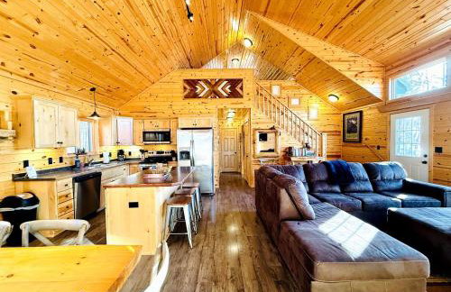 Cozy Lakefront Retreat with Game Room, Outdoor Living and Dock in Wisconsin - Foto 29