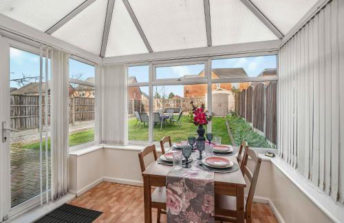 3 Bed Rest Home Middleton M24 Sleeps 8 - Foto 4