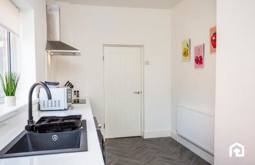 Vacant Nests The Fredrick Close to sea front - Photo 30