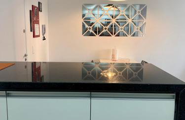 707- Apartamento Encantador, amplo e decorado, quarto, sala, cozinha, mobiliario moderno, cozinha completa com utensílios , Excelente vista da cidade e localização privelegiada no bairro Bigorrilho - Photo 48