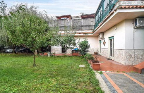 2 Bedroom Cozy Apartment In Napoli - Foto 1