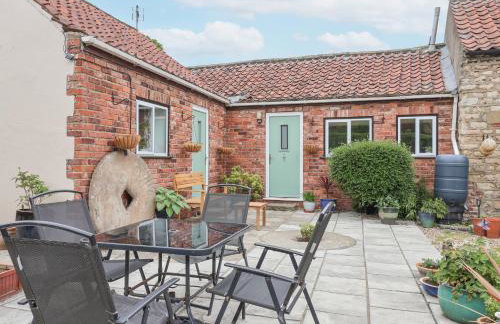 Millers Cottage - Photo 2