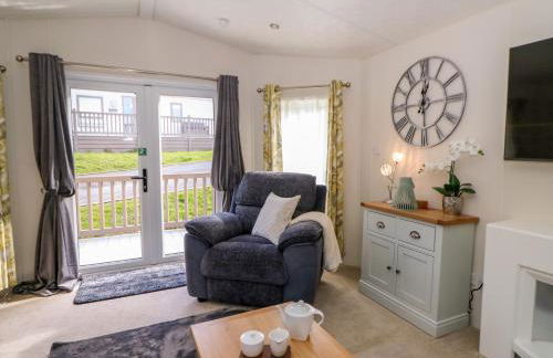 98 The Heron - Photo 4