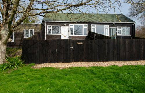 Stillness Cottage - Secluded Hut with a Private Hot Tub - Photo 19