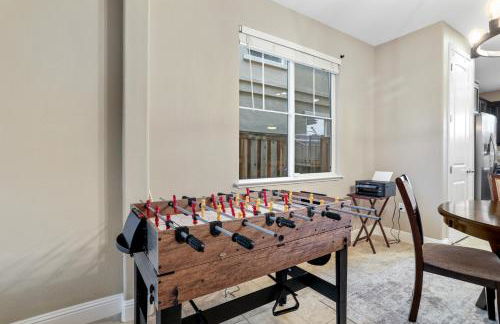 Placid Vibe Spacious 7-BR with Free Parking - Foto 4