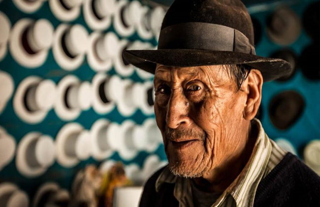 Cours de création de chapeaux andins avec des artisans locaux à Maras - Photo 2