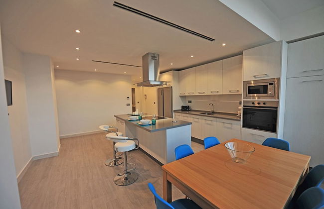 Terrazas Plaza Arenal 5 Dormitorios - Photo 17